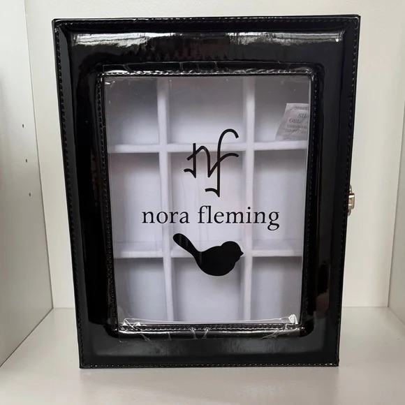 Brand New in Box - Nora Fleming Charm Storage Case - Glossy Black Display Case - Picture 1 of 3